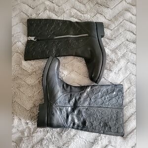 EUC COACH Valentine Signature C Leather Black Boots Size 9.5B Silver Zip Up
